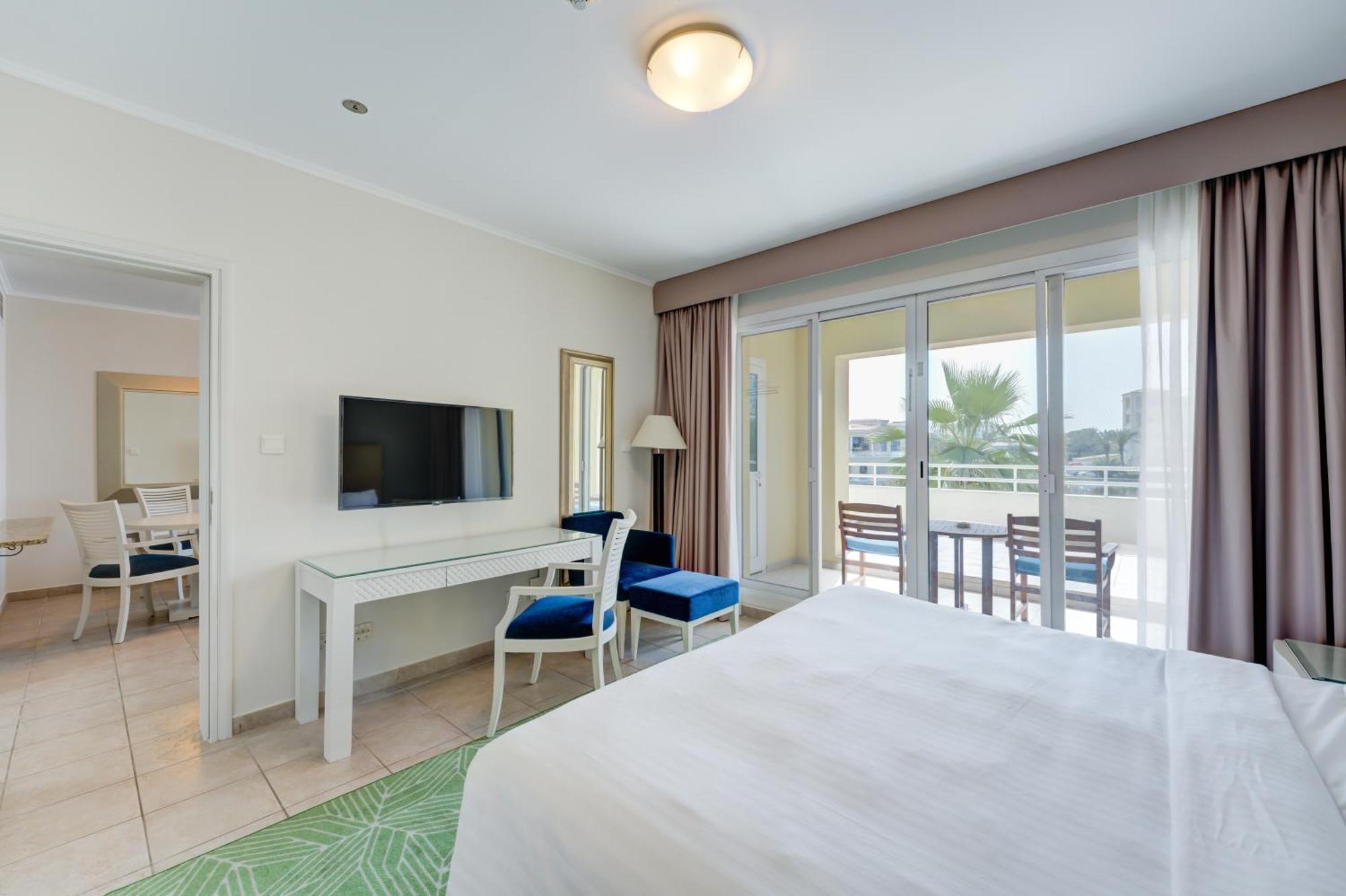 คอร์ตยาร์ด ดูไบ กรีน คอมมูนิตี้ Hotel ภายนอก รูปภาพ
